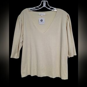 Wishlist Cream V-Neck Sweater Size Large